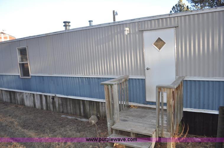 image for item G7241 1998 Pioneer manufactured home