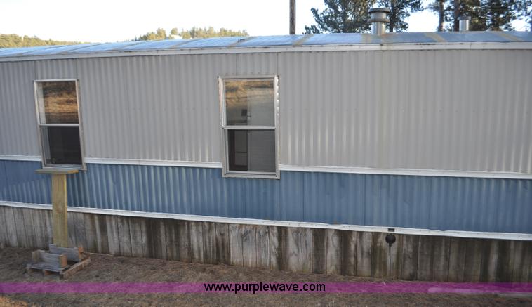 image for item G7241 1998 Pioneer manufactured home