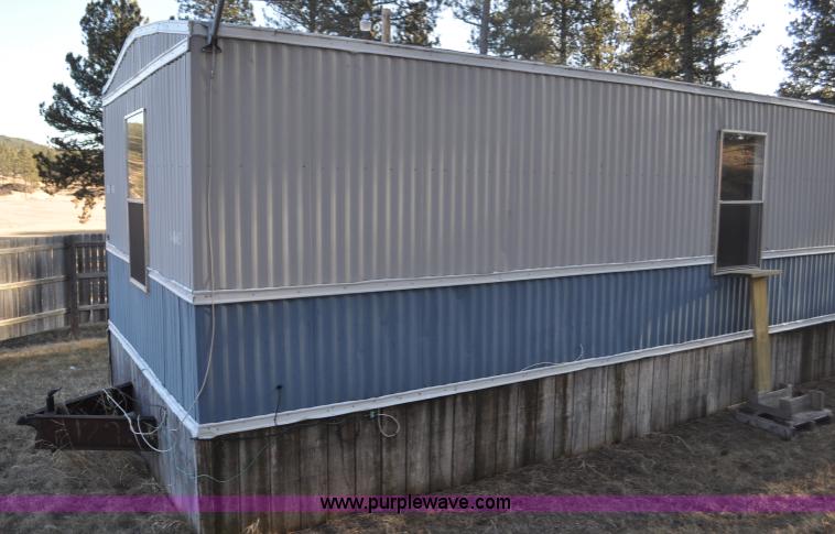 image for item G7241 1998 Pioneer manufactured home