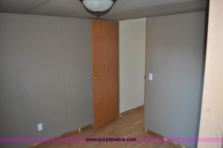 image for item G7241 1998 Pioneer manufactured home