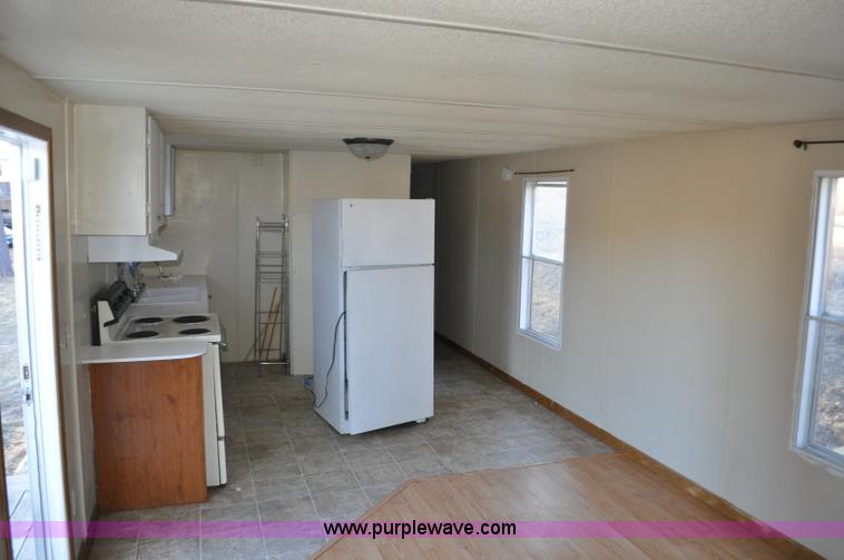 image for item G7241 1998 Pioneer manufactured home