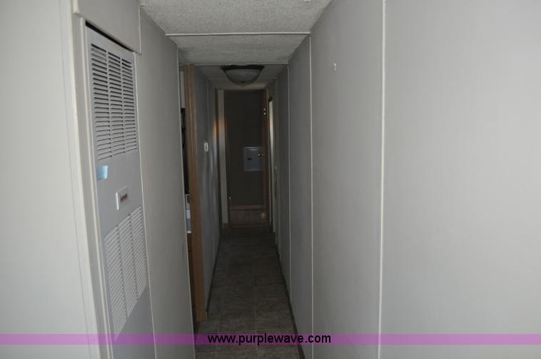 image for item G7241 1998 Pioneer manufactured home