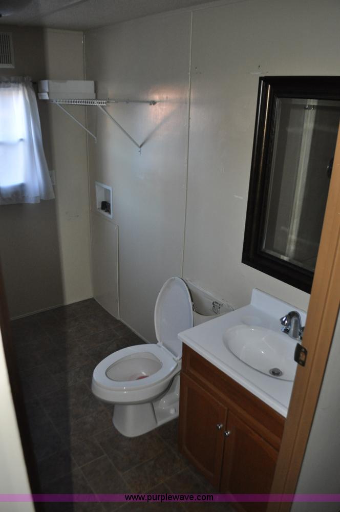 image for item G7241 1998 Pioneer manufactured home