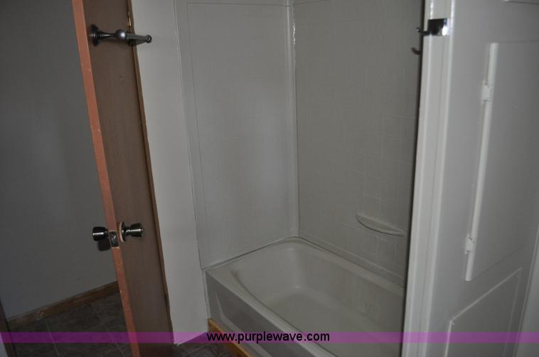 image for item G7241 1998 Pioneer manufactured home