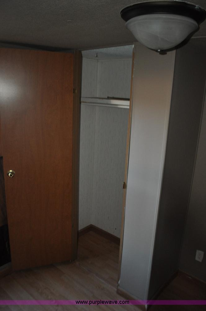 image for item G7241 1998 Pioneer manufactured home