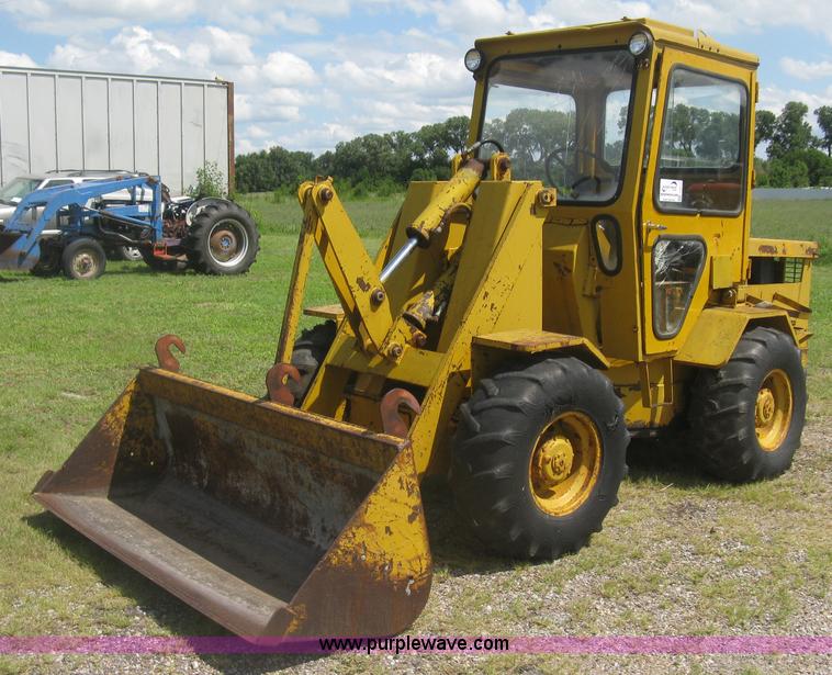 image for item J2771 Versatile Bronco wheel loader