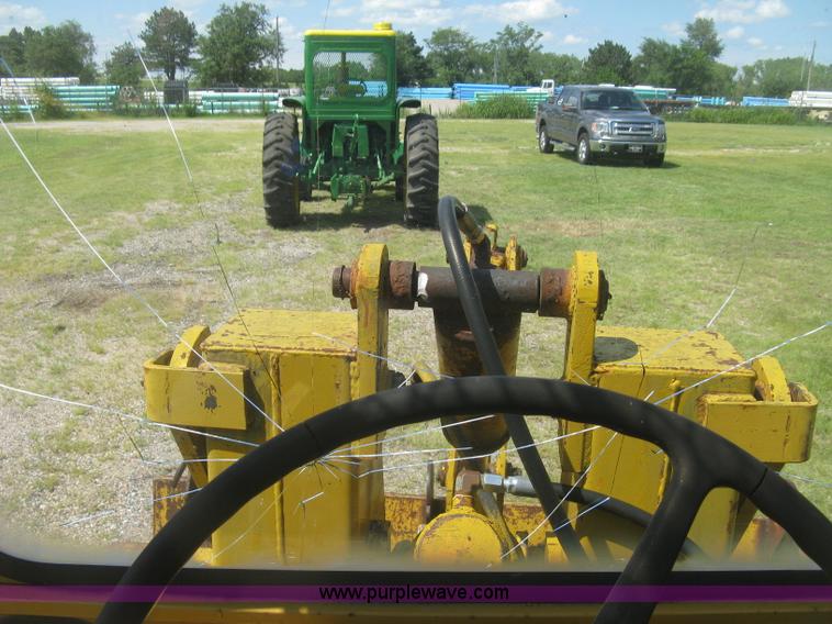 image for item J2771 Versatile Bronco wheel loader