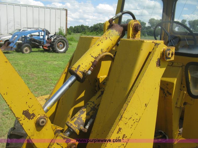 image for item J2771 Versatile Bronco wheel loader