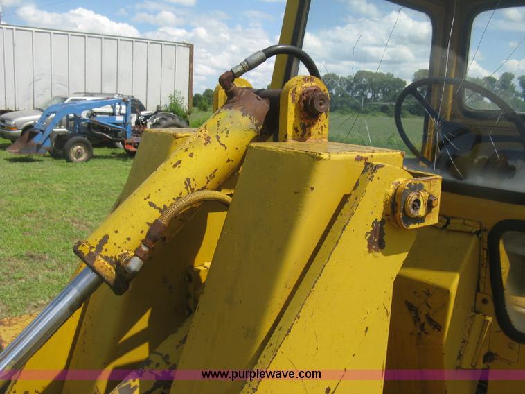 image for item J2771 Versatile Bronco wheel loader