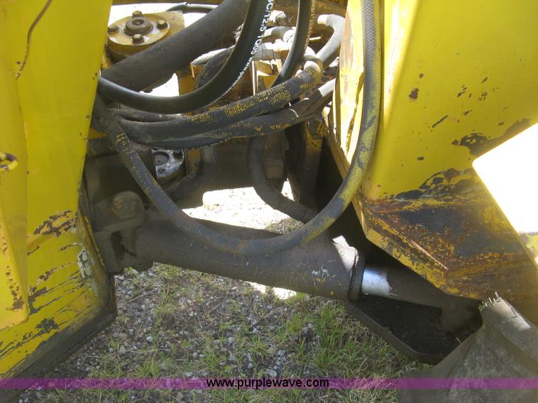 image for item J2771 Versatile Bronco wheel loader