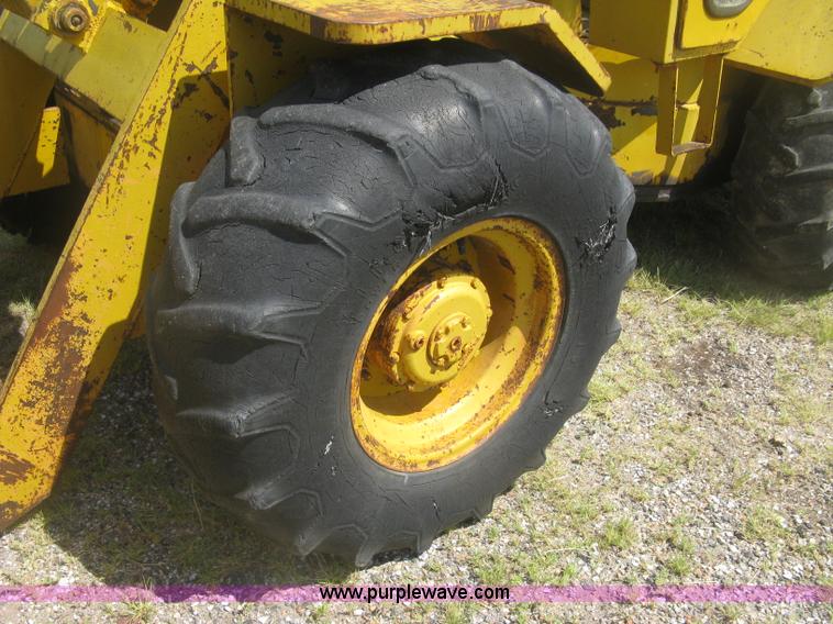 image for item J2771 Versatile Bronco wheel loader