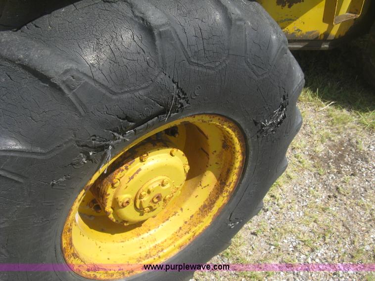 image for item J2771 Versatile Bronco wheel loader