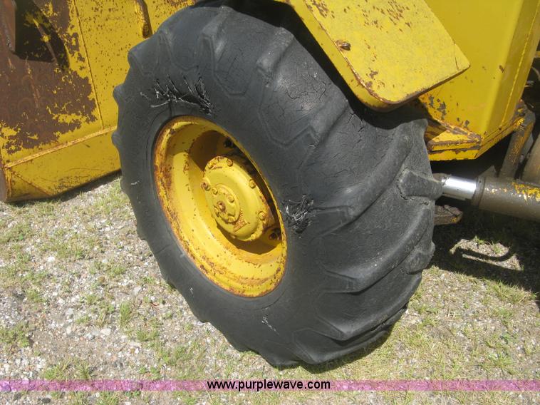 image for item J2771 Versatile Bronco wheel loader