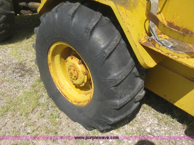 image for item J2771 Versatile Bronco wheel loader