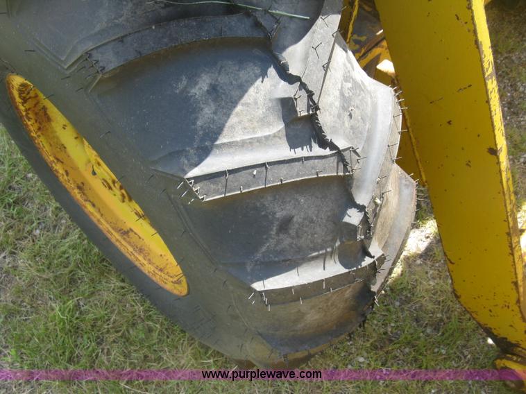 image for item J2771 Versatile Bronco wheel loader