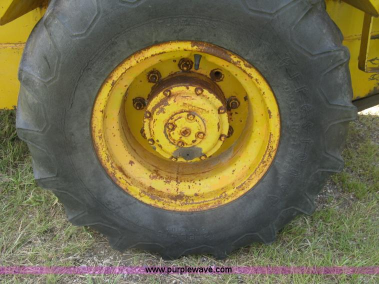 image for item J2771 Versatile Bronco wheel loader