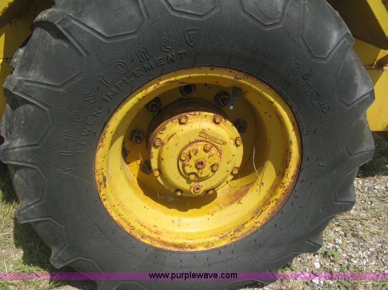 image for item J2771 Versatile Bronco wheel loader