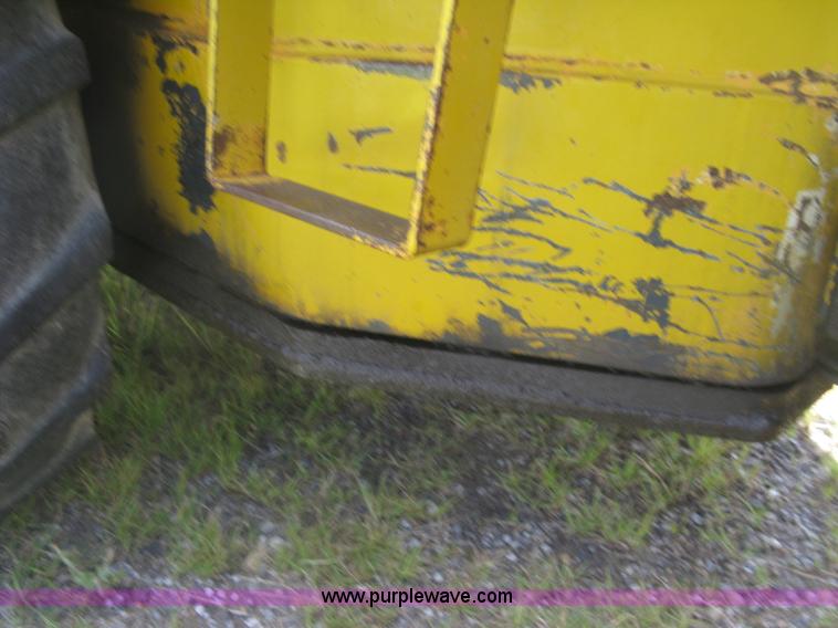 image for item J2771 Versatile Bronco wheel loader