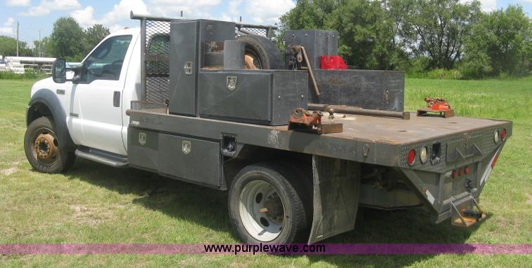 image for item J2776 2007 Ford F450 Super Duty XL flatbed truck