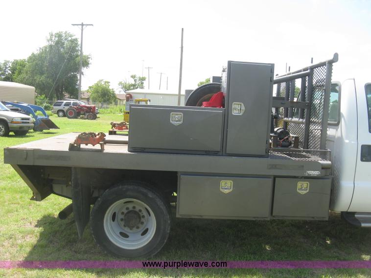 image for item J2776 2007 Ford F450 Super Duty XL flatbed truck