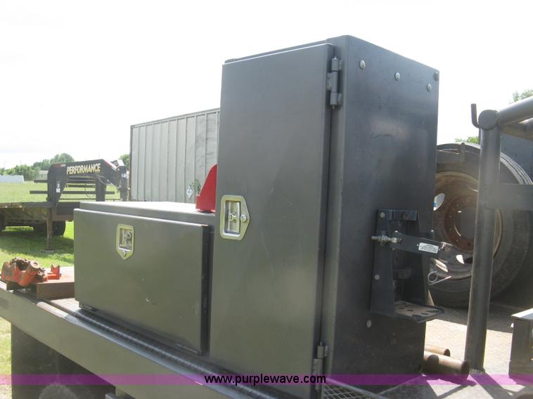 image for item J2776 2007 Ford F450 Super Duty XL flatbed truck