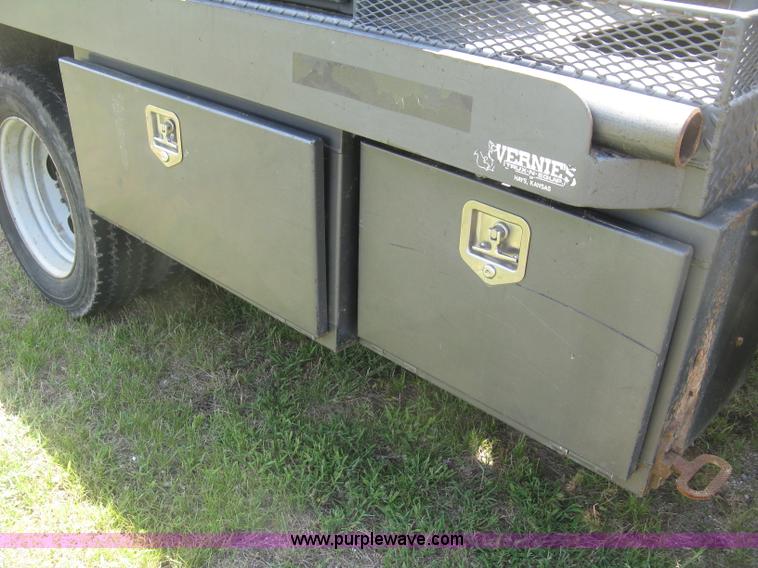 image for item J2776 2007 Ford F450 Super Duty XL flatbed truck