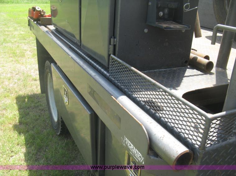 image for item J2776 2007 Ford F450 Super Duty XL flatbed truck