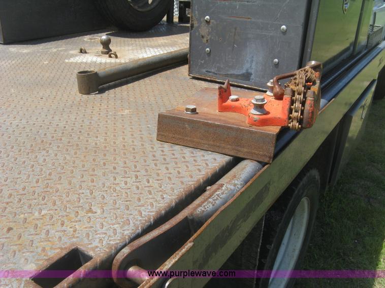 image for item J2776 2007 Ford F450 Super Duty XL flatbed truck