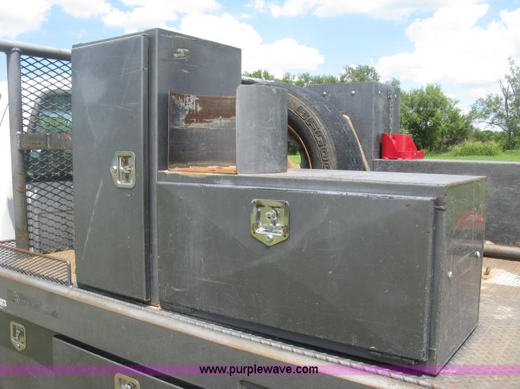 image for item J2776 2007 Ford F450 Super Duty XL flatbed truck