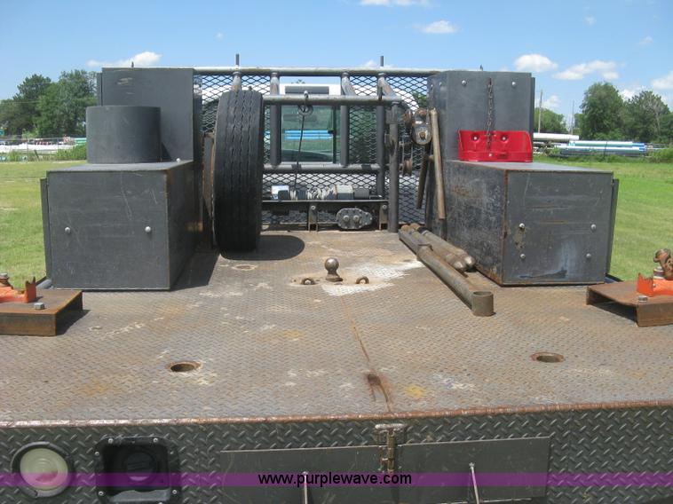 image for item J2776 2007 Ford F450 Super Duty XL flatbed truck