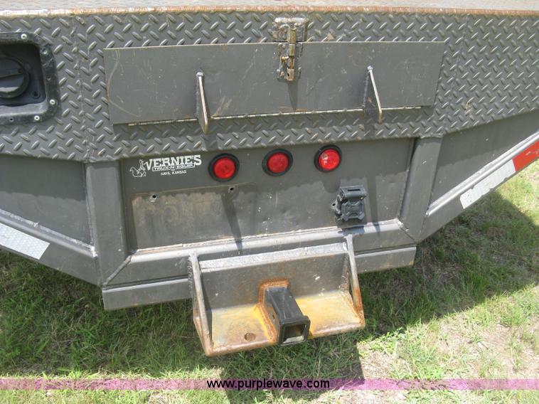 image for item J2776 2007 Ford F450 Super Duty XL flatbed truck