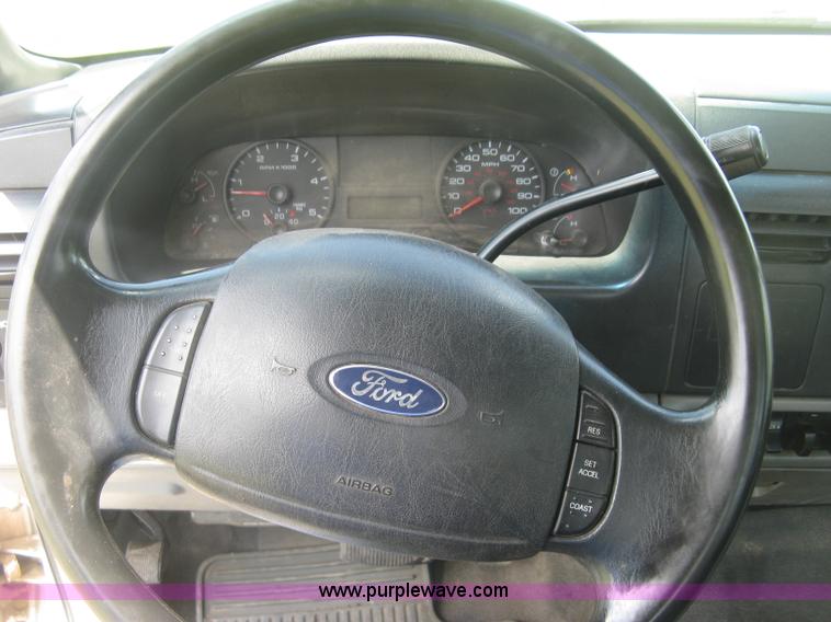 image for item J2776 2007 Ford F450 Super Duty XL flatbed truck