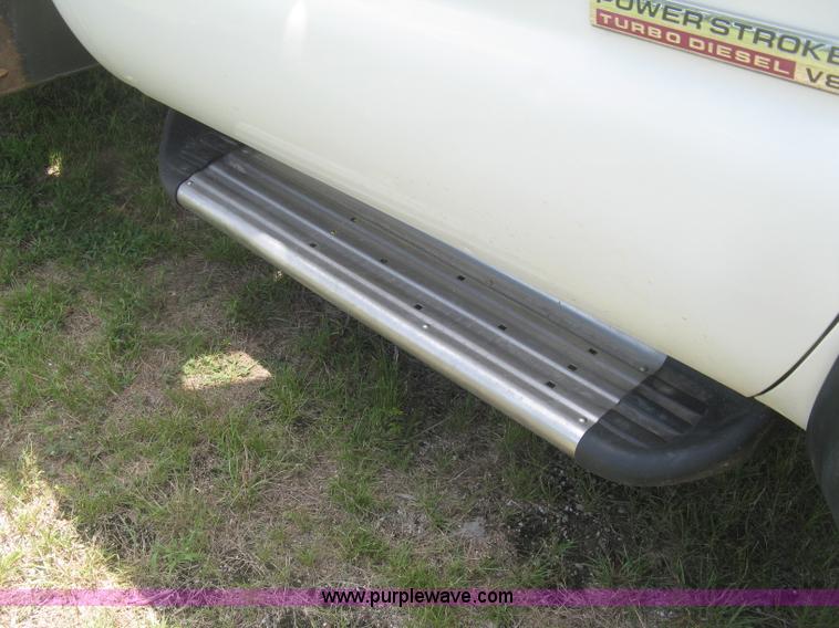 image for item J2776 2007 Ford F450 Super Duty XL flatbed truck