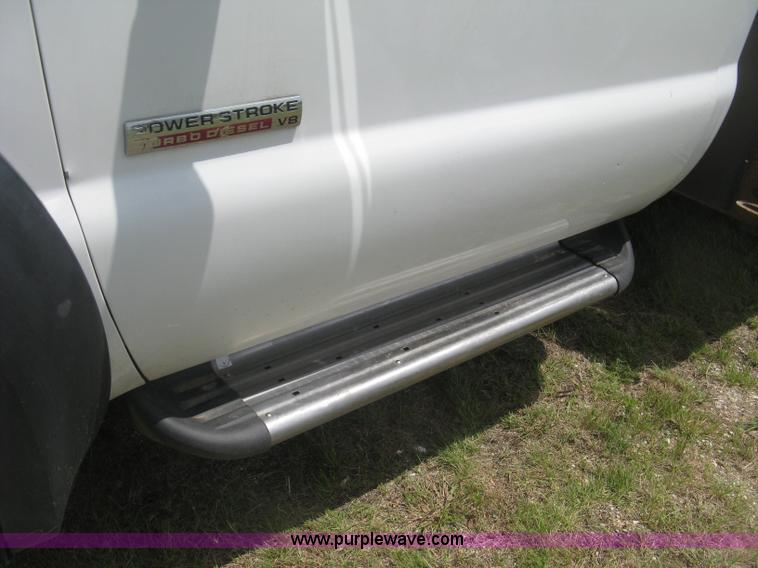 image for item J2776 2007 Ford F450 Super Duty XL flatbed truck