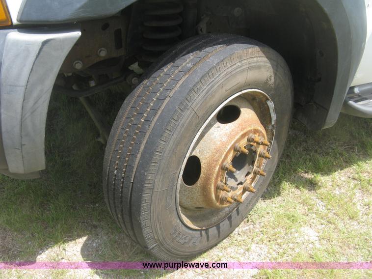 image for item J2776 2007 Ford F450 Super Duty XL flatbed truck