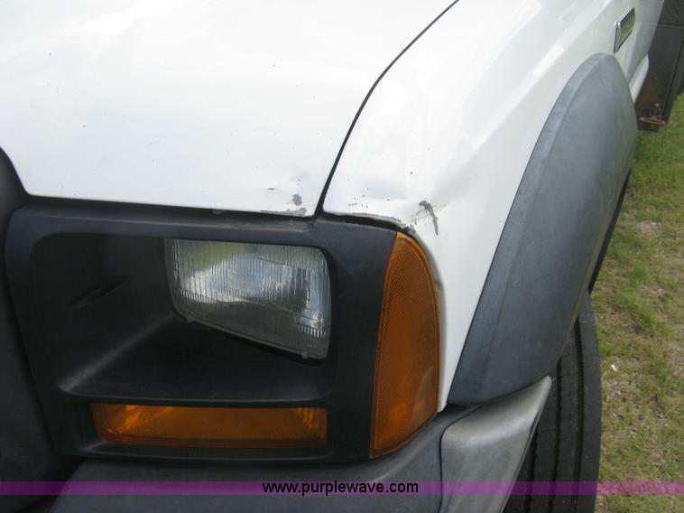 image for item J2776 2007 Ford F450 Super Duty XL flatbed truck