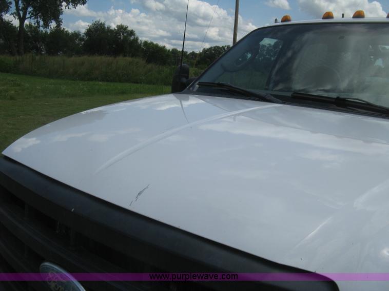 image for item J2776 2007 Ford F450 Super Duty XL flatbed truck