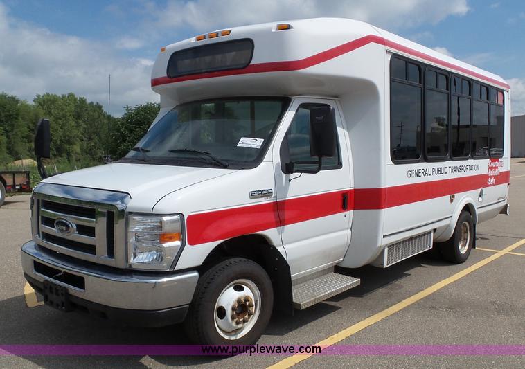 image for item J4037 2010 Ford E450 Super Duty shuttle bus