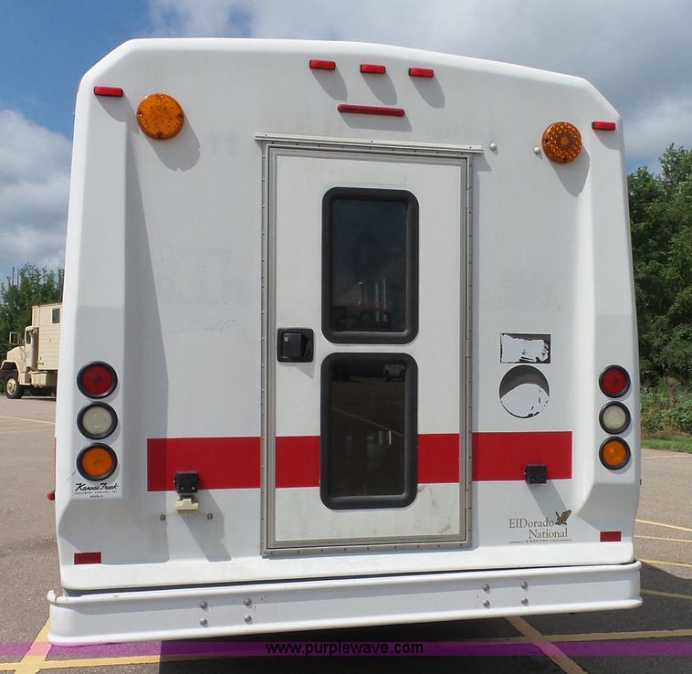 image for item J4037 2010 Ford E450 Super Duty shuttle bus