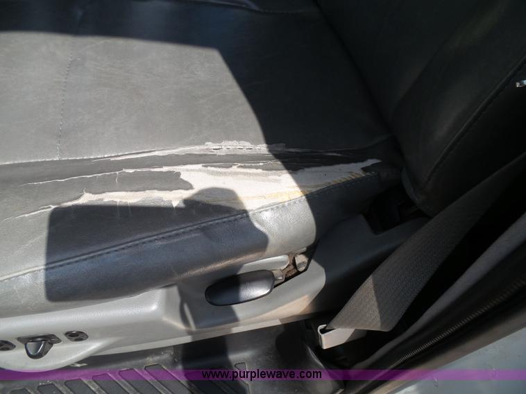 image for item J4037 2010 Ford E450 Super Duty shuttle bus