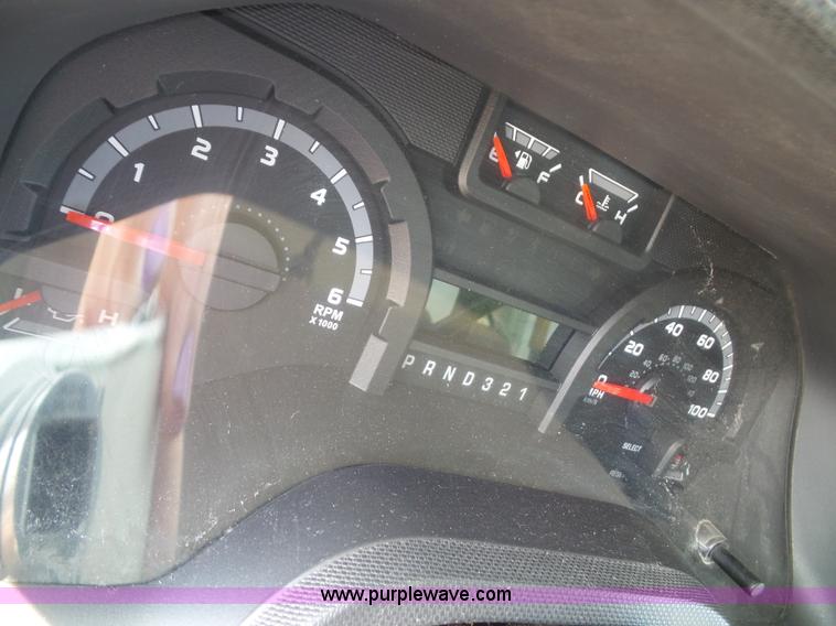 image for item J4037 2010 Ford E450 Super Duty shuttle bus