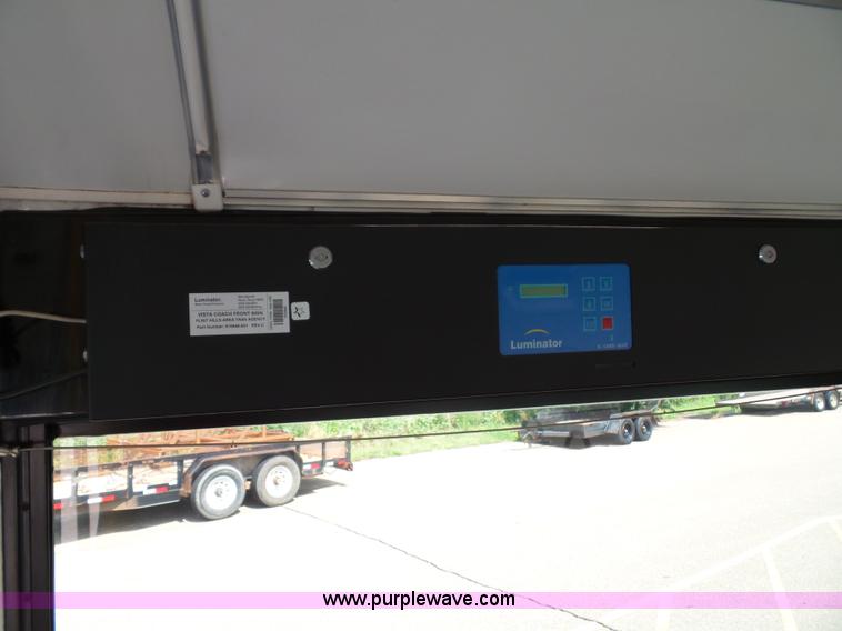 image for item J4037 2010 Ford E450 Super Duty shuttle bus