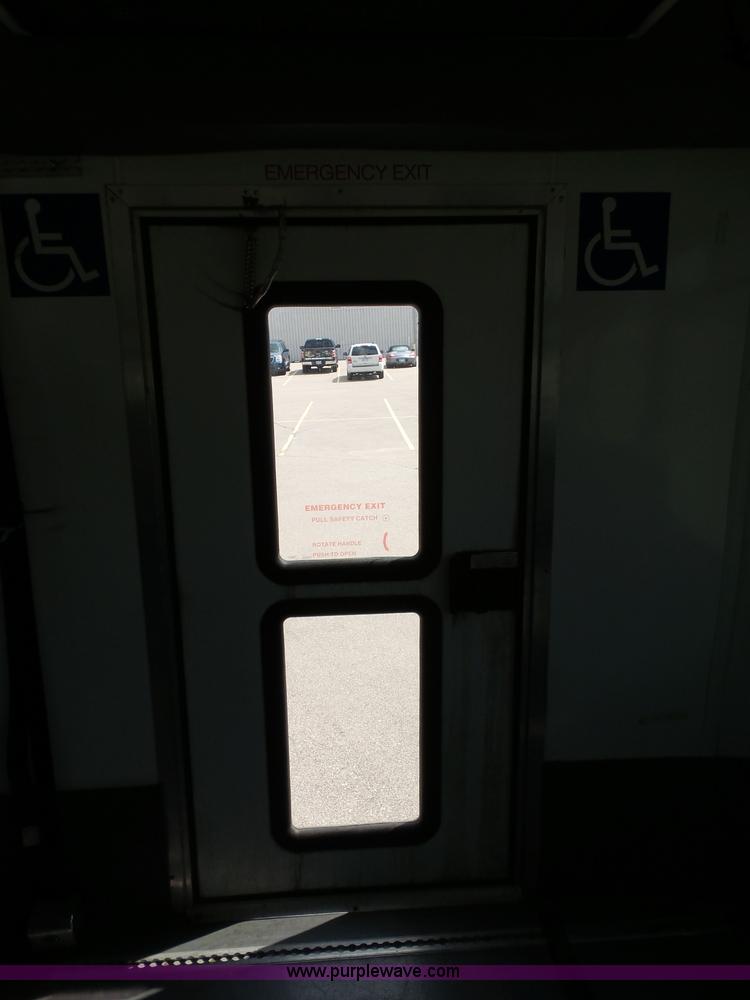 image for item J4037 2010 Ford E450 Super Duty shuttle bus