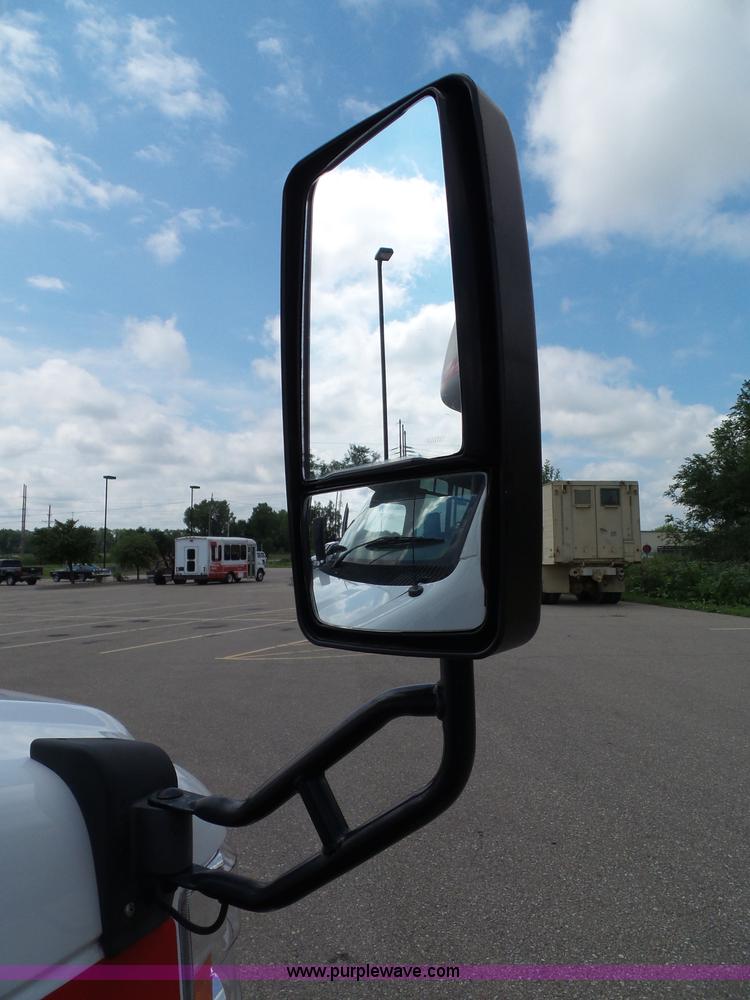 image for item J4037 2010 Ford E450 Super Duty shuttle bus