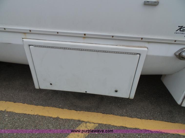 image for item J4037 2010 Ford E450 Super Duty shuttle bus