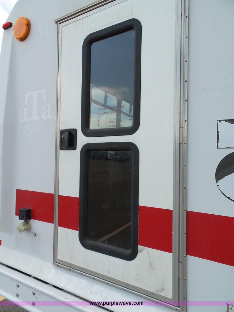 image for item J4037 2010 Ford E450 Super Duty shuttle bus