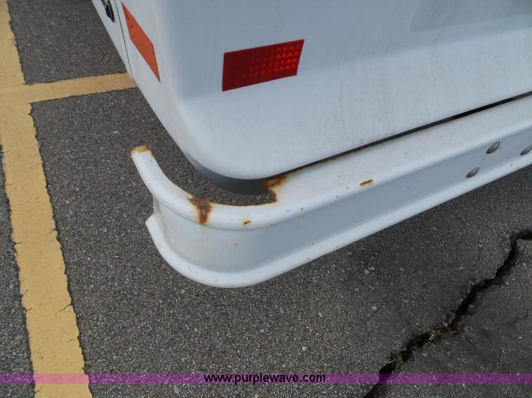 image for item J4037 2010 Ford E450 Super Duty shuttle bus