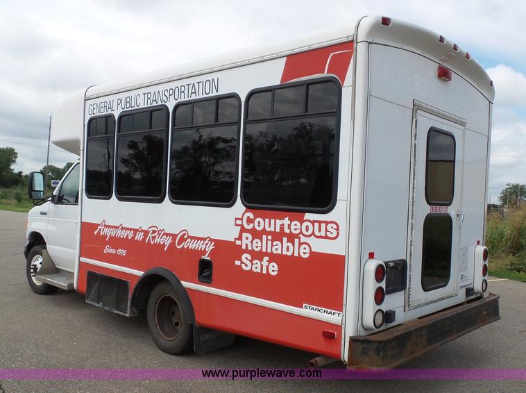 image for item J4038 2007 Ford E350 Super Duty shuttle bus