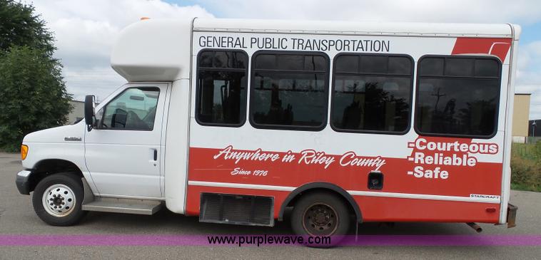 image for item J4038 2007 Ford E350 Super Duty shuttle bus