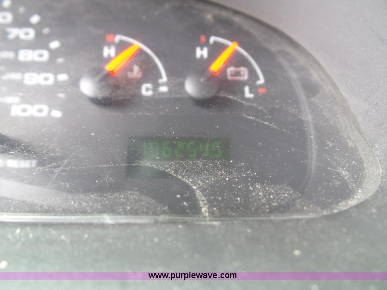 image for item J4038 2007 Ford E350 Super Duty shuttle bus